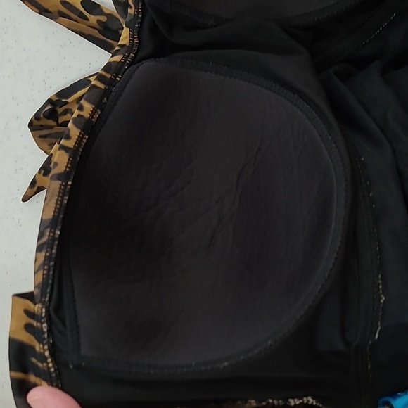 Suddenly Slim by Catalina leopard print halter swimsuit size 3X (22W-24W) - Picture 4 of 5